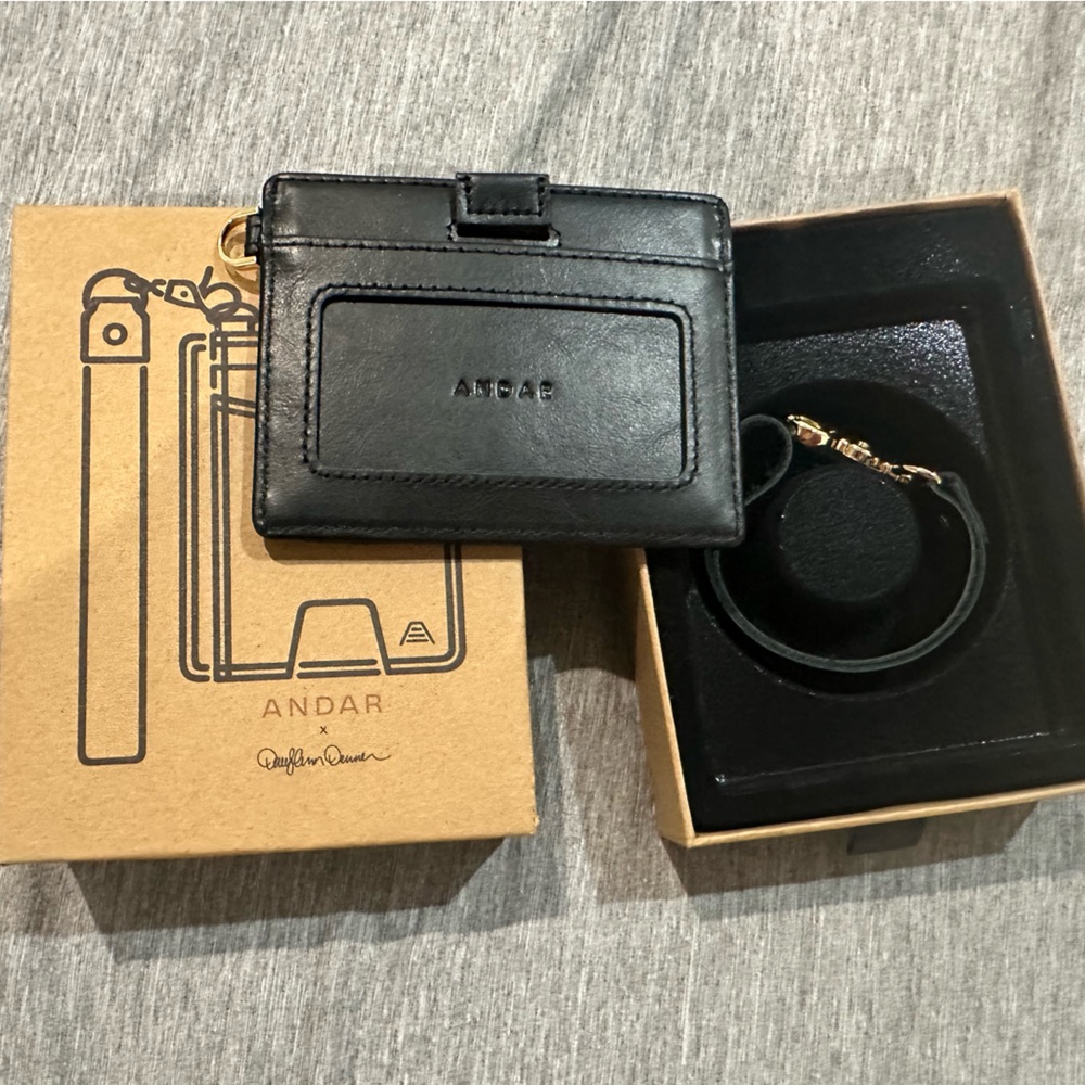 NEW NEVER USED Andar Denner Wallet - black